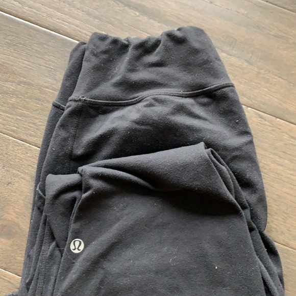 Lulu lemon flare yoga pants - Picture 4 of 6